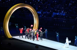 Парад спортсменов начался на церемонии открытия Олимпийских игр в Италии