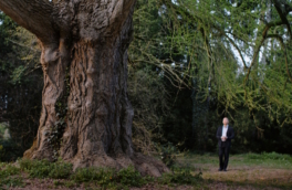 Зрителям предлагают прожить целый век с безмолвным героем "Молчаливого друга"