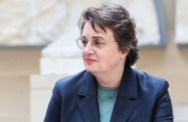 Директор Лувра объявила об отставке