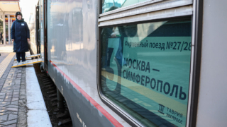 Девять поездов "Таврия" задерживаются в пути из-за перекрытий Крымского моста