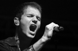 Умер солист группы Shortparis Николай Комягин