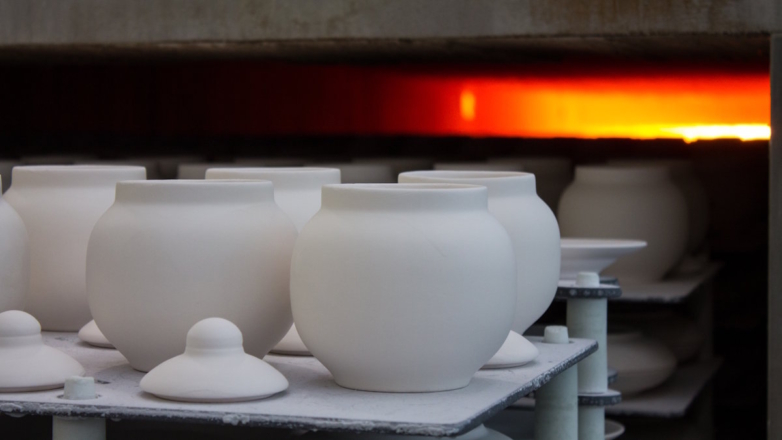 В России представили способ снижения температуры обжига керамики на 300 градусов