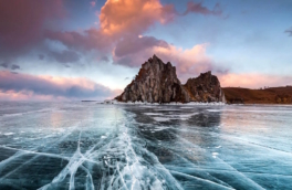 ЧП на Байкале: УАЗ с туристами из Китая провалился под лед, погибло 8 человек