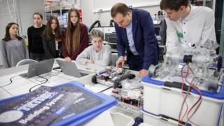 Новый стандарт обучения в средней школе планируется ввести с 2027 года: что изменится