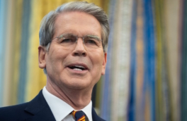 Условия снятия санкций США с российской нефти назвал Бессент