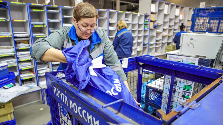 Минцифры хочет уравнять "Почту России" и маркетплейсы