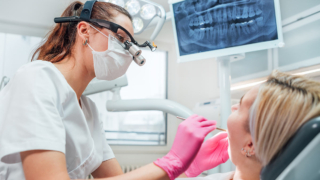 Каждая вторая стоматология в России оказалась нелегальной: чем рискуют пациенты частных клиник