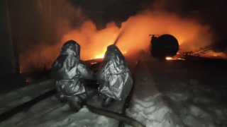 Восемь поездов между Москвой и Крымом задерживается из-за ЧП в Тамбовской области, тушение пожара продолжается