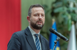 В Польше не планируют создание собственного ядерного оружия, заявил министр обороны