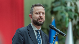 В Польше не планируют создание собственного ядерного оружия, заявил министр обороны