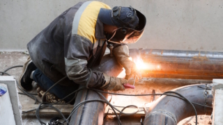 В Верховном суде указали на необходимость возмещать убытки за некачественные услуги ЖКХ