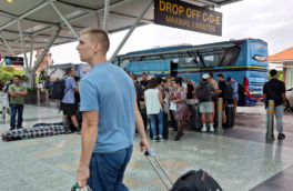 Туристам, не вылетевшим с Бали, разрешат остаться в Индонезии еще на месяц