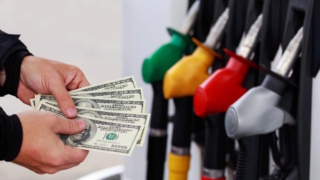 Средняя цена бензина в США выросла до максимума за 3,5 года