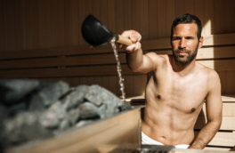 Часто посещающих баню российских мужчин могут отправить на спермограмму