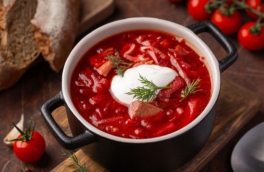 Как "покрасить" борщ, если он получился бледным: минутная хитрость, которую знают немногие