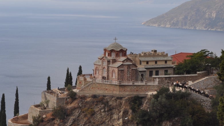 Землетрясение повредило один из древнейших монастырей на горе Афон