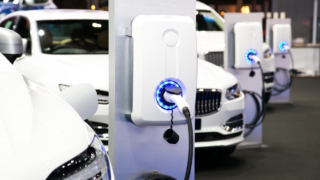 Продажи электромобилей и гибридов в РФ выросли за два месяца на 71%