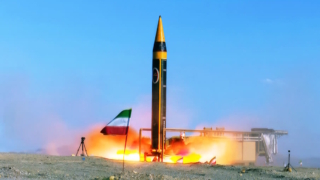 КСИР атаковал 25 точек в Тель-Авиве и Хайфе ракетами с несколькими боеголовками