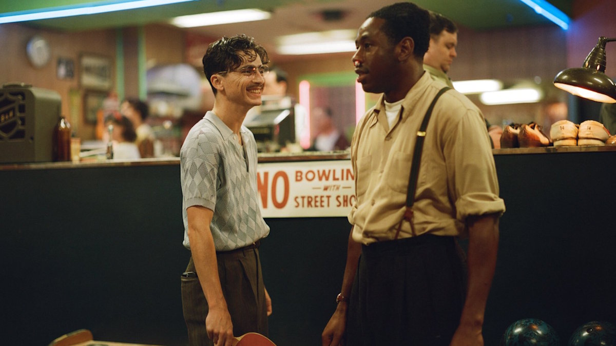 Кадр из фильма "Марти Великолепный" (2025)