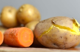 "Варю" овощи для оливье и винегрета за 15 минут: экономлю время и больше не вожусь с кастрюлями