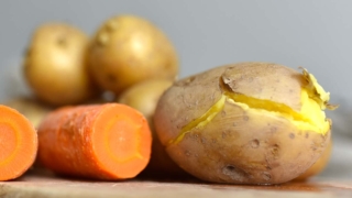 "Варю" овощи для оливье и винегрета за 15 минут: экономлю время и больше не вожусь с кастрюлями