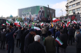 Иранцы присягают на верность новому верховному лидеру