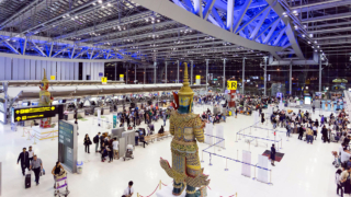 Заложники закрытого неба: сколько российских туристов застряли в Таиланде и как им вернуться домой