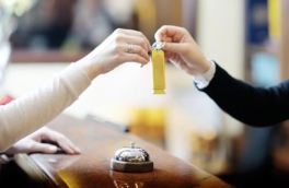 Заселять без паспорта в российские отели начнут с 1 апреля