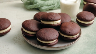 Каждые выходные пеку шоколадные пирожные со сливочным кремом: готовятся моментально, съедаются еще быстрее