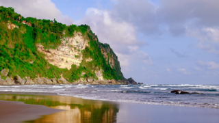 Российская туристка погибла на пляже в Индонезии