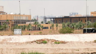 США эвакуируют часть персонала посольств в Ираке, Бахрейне и Иордании