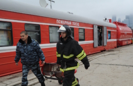 Для тушения пожара на нефтебазе на Кубани отправили пожарный поезд