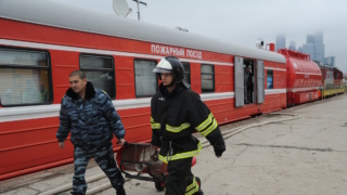 Для тушения пожара на нефтебазе на Кубани отправили пожарный поезд