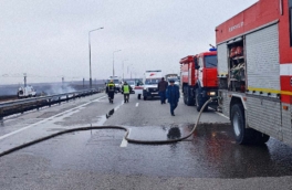 Под Ростовом бензовоз столкнулся с легковушками и загорелся, 3 человека погибли
