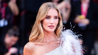 Эффект сияющей кожи: бьюти-лайфхак от Роузи Хантингтон-Уайтли, который покорил сеть