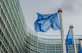 Евросоюз может смягчить планы по отказу от российского СПГ