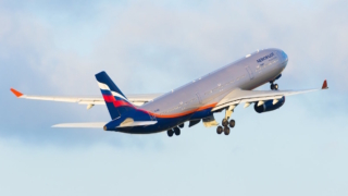 "Аэрофлот" запросил три рейса из ОАЭ для вывоза россиян