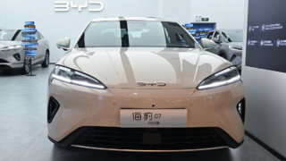 BYD показал полностью электрический седан Seal 07 EV