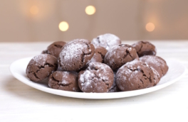 Готовлю шоколадное печенье за 30 минут: благодаря необычной начинке оно нравится всем