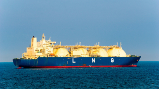 Цены на аренду танкеров для перевозки СПГ по Атлантике выросли более чем втрое