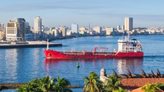 Мексика изучает заявки частного бизнеса на закупку топлива у Pemex для Кубы