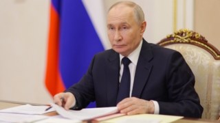 Штрафы для самозанятых, ограничения для электровелосипедов, поддержка участников СВО: какие поручения правительству дал Путин