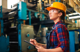 Список запрещенных для женщин профессий в России сократят к 2027 году: какие сферы откроют первыми