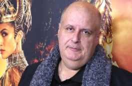 В погоне за "Матрицей": режиссер "Ворона" и "Я, робот" снимет фильм с помощью ИИ