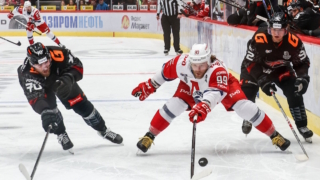 "Локомотив" обыграл "Авангард" и сократил отставание в полуфинальной серии