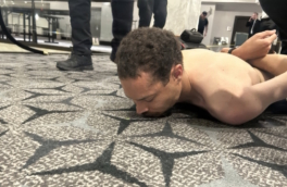 Стрелявшего на приеме в Вашингтоне официально обвинили в покушении на Трампа