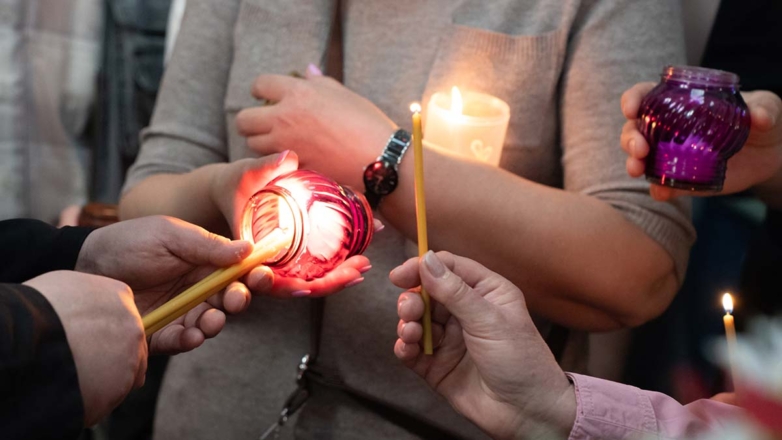 Благодатный огонь из Иерусалима доставили в Екатеринбург спецбортом