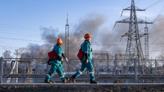 Девять человек пропали после пожара на "Нижнекамскнефтехиме"