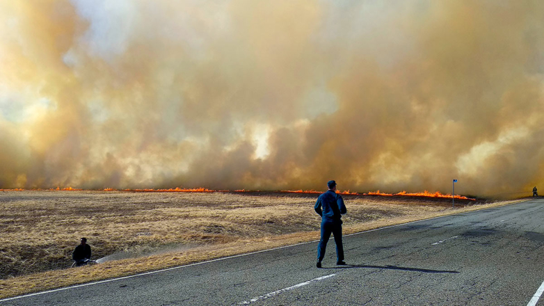 МЧС предупредило о ландшафтных пожарах и риске паводков в Сибири