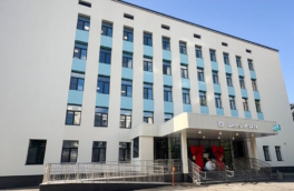 Четвероклассница ранила учителя кухонным ножом в московской школе